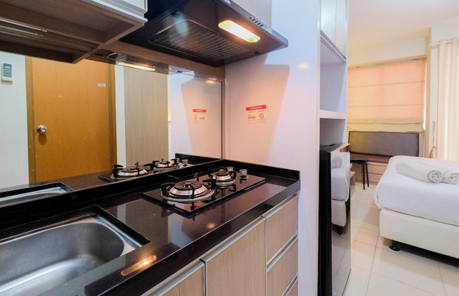 Minimalist Studio Room with City View @ Tifolia Apartment - Photo 6