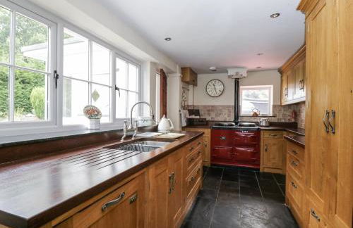 Woods Cottage - Photo 10