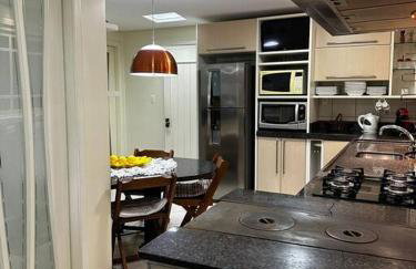 apartamento em bairro nobre suíte com ar condicionado e banheira com hidromassagem - Foto 23