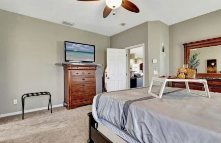 Valrico's Hidden Gem A Stunning 3-Bedroom Oasis Awaits! - Foto 29