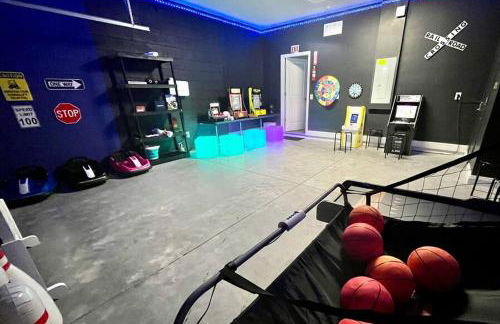 The Arcade close to downtown with fenced yard - Photo 19