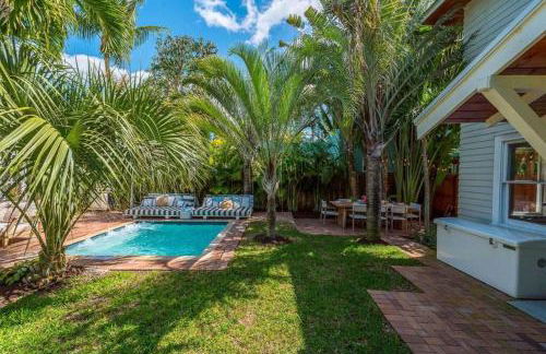 Tropical Estate w/ Guesthouse & Pool. Sleeps 8! - Foto 41