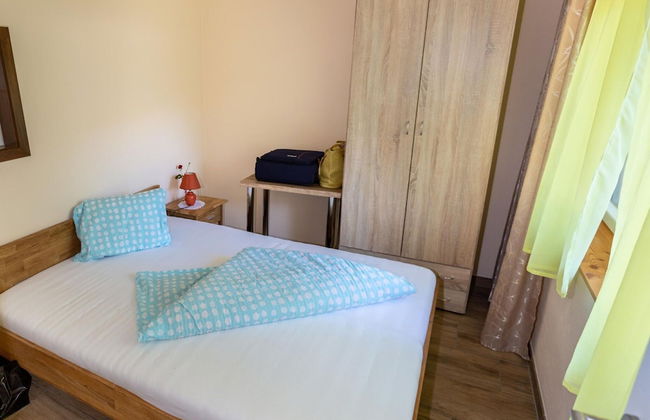 Bungalow by Lake Ossiach With Mountain Views - Photo 3