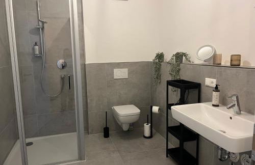 Design am Rhein I Zentral I 2BR I Aufzug I Dachterrasse I Parken I helloYOU apartments x BRIGHT Collection - Foto 4