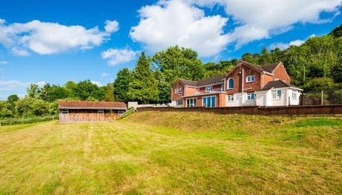 Croft House Sleeps 14 ꕤ Country Views nr Salisbury - Foto 1, Garden, Garden view
