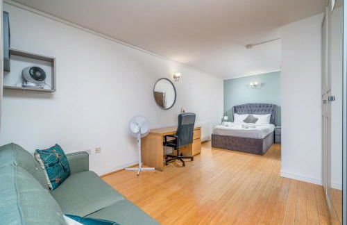 Lovely 3BD Flat, Parking, sleeps SIX close to O2 - Foto 41