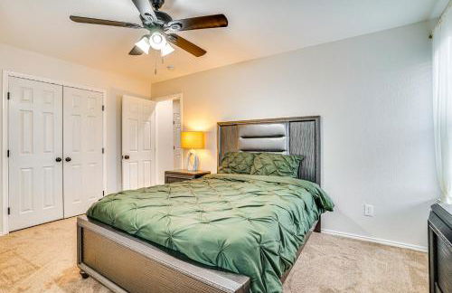 2 Mi to Old Town Spacious Burleson Vacation Home - Foto 23