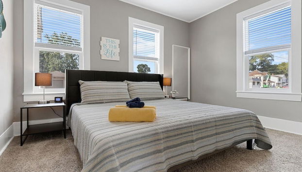 Lazy River Villa - Hottub Fenced Yard Sleeps 11 - Foto 3, Habitación