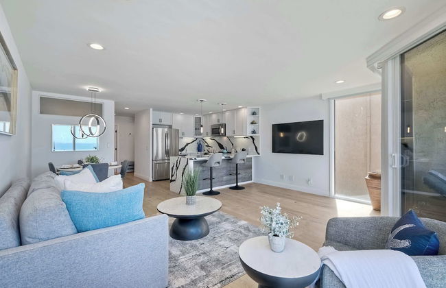 Solana Sunset Stunning Beachside Retreat for 4! - Photo 13