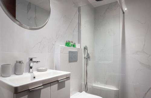 Glyfada Premium Residence - Photo 40