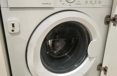 London Luton Airport Luxury Midland Apartments - GATED PARKING - Balcony - Sleeps 4 - Foto 15