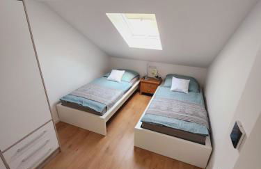 Apartment Katarina Oberasbach 24h Self Checkin mit Klimaanlage 6 Minuten von Playmobil Fun Park - Foto 22