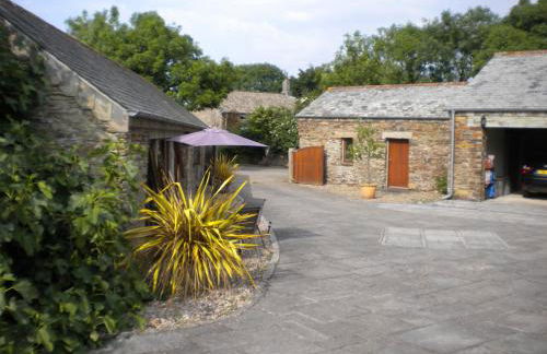 Re-imagined Stone Barns in the Country Near the Coast - Foto 14