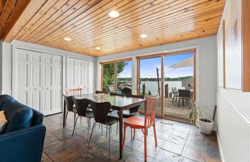 Cozy Pet-Friendly Condo l Pool l Dock l Walk to Parks - Foto 2