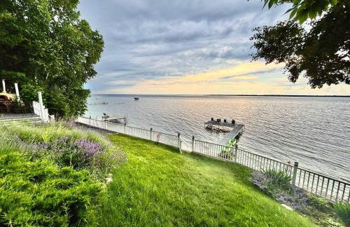 Spectacular Suttons Bay Stay - Game Room Kayaks Pizza Oven & More - Foto 5