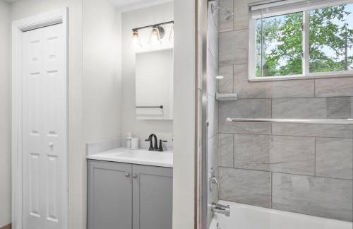 Bloomfield, Pittsburgh Large and Accessible 3 Bedroom Apr with Free Parking - Foto 18