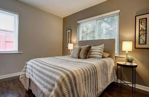 Two Comfy Condos Near City Center OTR UC Zoo - Foto 16