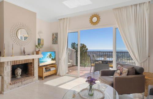 Sunny flat with pool by Costarentals - Ref 52 - Photo 2