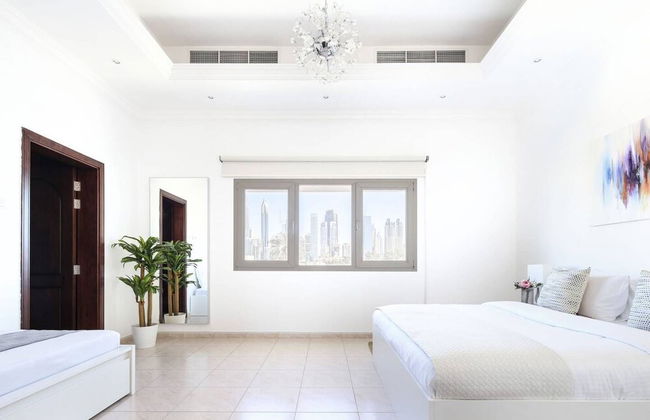 Spectacular Al Wasl Villa - With Private Pool - Photo 17