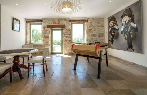 Mas des Sylves - Piscine intérieure chauffée - Parc de 100 hectares - Foto 26