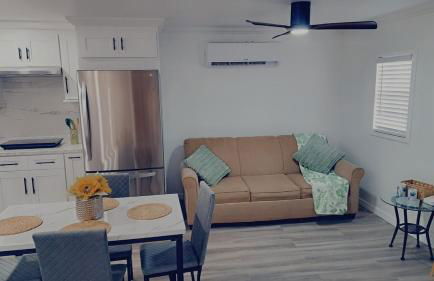 Country Blue Getaway by the Ranch Fields - Foto 25