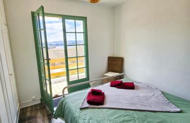 Villa des Suisses with Jacuzzi & View of Lake des Settons - Foto 12