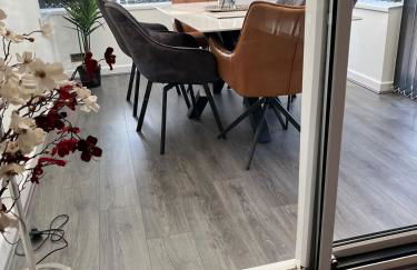 Marcot House Modern 5 bedroom house Solihull 10 mins drive from bhx & nec private off road parking - Foto 23