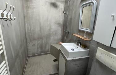 Unique Family House Steps from Port Miquel Beach - Foto 30