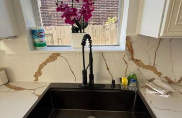 Luxury Lakefront 4BR - Corporate & Extended Stay Friendly - Foto 10