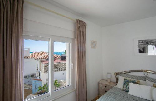 Private Beach Villa for 6 with Seaview, Pool & big Sun Terrace - Foto 29