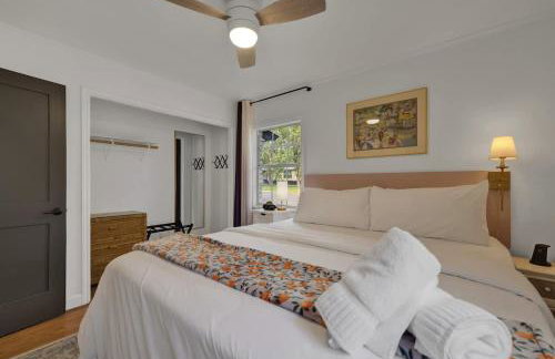Elegant and Stylish Glenmoor Abode - 5 min to Town - Foto 44
