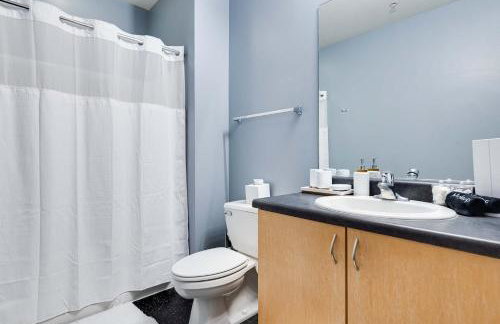 West Loop - City Views With In & Out Parking 6 - Photo 17