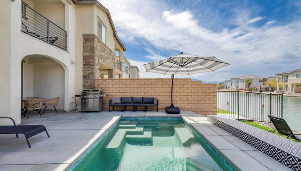 Lakefront w/ Private Pool, Great for Festival Season Lago Luxe by Avantstay - Foto 4, Interni