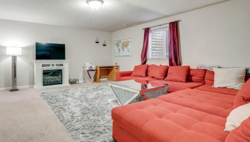 Spacious Family Getaway with Yard in Kalamazoo! - Foto 3