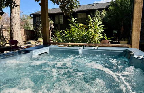 poolside villa with hot tub near Rodeo and World Cup - Foto 30