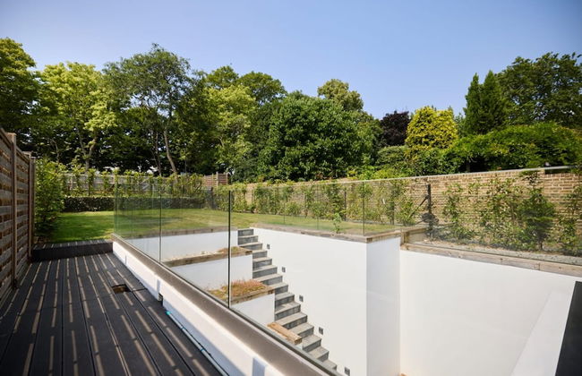 The Putney Hideaway - Modern and Elegant 3bdr Flat With Patio - Photo 28