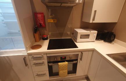 Modern 1 Bedroom Apartment Free Parking WiFi Near City Centre - Foto 11