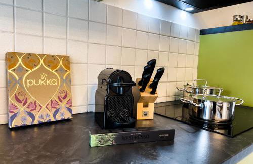 KUELhome - STYLISCHE ZENTRALE WOHNUNG MIT KÜCHE UND PARKPLATZ IN SEITENSTRAẞE - Foto 25