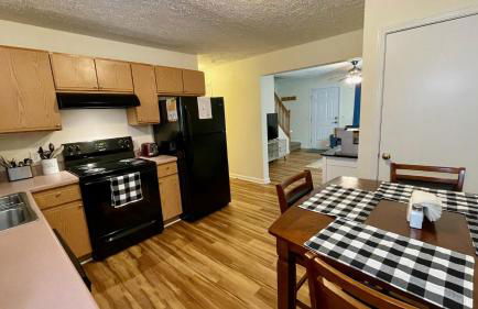 The Blue Door at Sylva Home Base Apartments - Foto 14