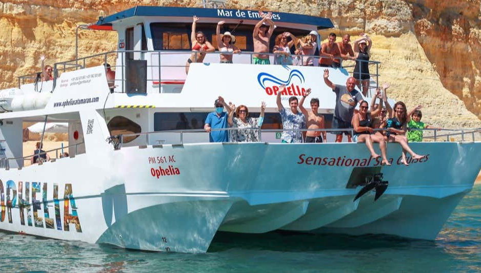 Passeio de barco pelas grutas de Benagil + Churrasco