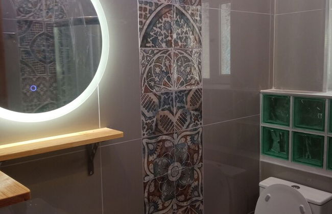 Agios Georgios - 2 Beds - Sleeps 5 - Free Parking - Foto 23