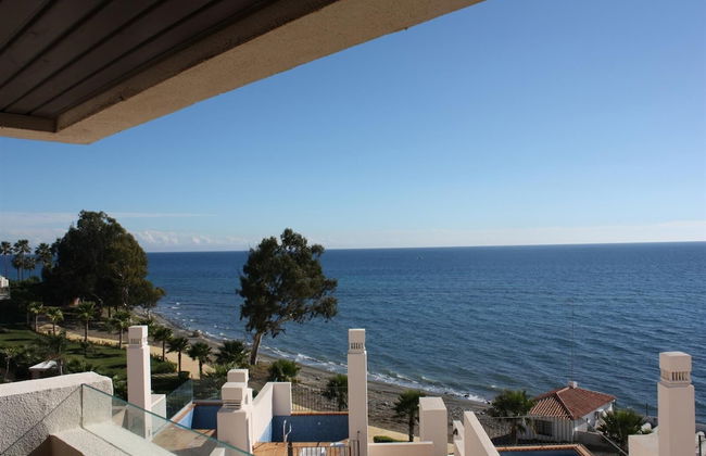 Two-Bedroom Beach Apartment - Photo 27