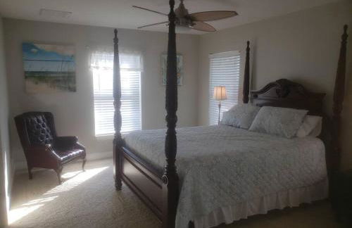 4BR Private Dock, Warm Spring Canal, Kayaks, Canoe - Photo 42