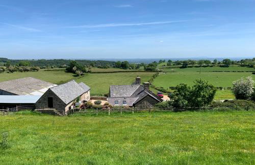 The Nook at Pentregaer Ucha, with tennis court & lake. - Foto 18
