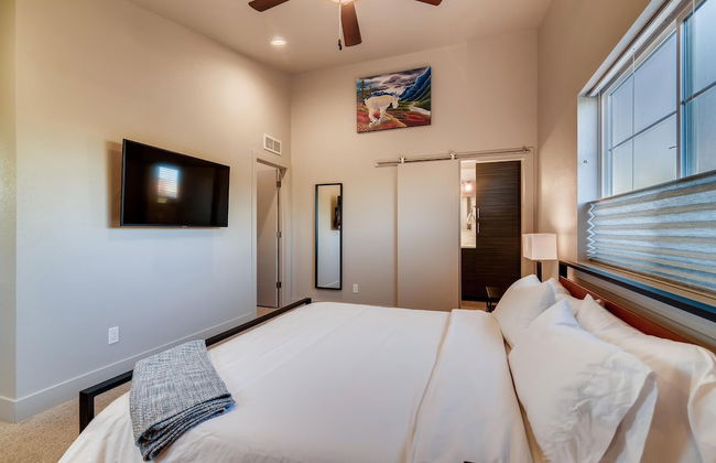 Fancy Townhome Near Old Town, Breweries and River! - Foto 3