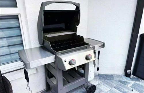 Lux Fam Private Resort Pool Spa, 2 Private Pickleball Courts, Basketball, Ping Pong Table, Mini Golf, Close To Beach & Dining Home Sleeps 8 - Photo 22