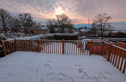 Spacious 4 Bedroom Home - Foto 25