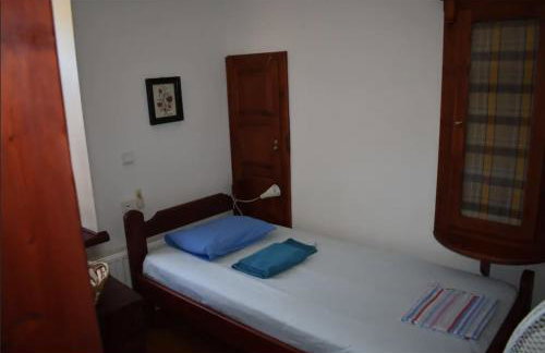 wood and stone in the path of lava - Foto 32