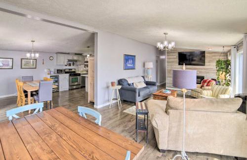 Waterfront Michigan Center Home w/ Boat Dock! - Foto 6
