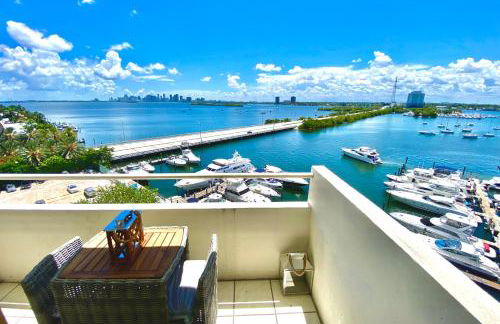 Premium Modern waterfront apartment with Miami Skyline view on the bay 5 mins drive to Miami Beach with free parking - Foto 15